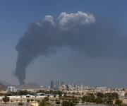 Yacimiento de gas de los EAU arde mientras ataques de Irán reducen el suministro energético