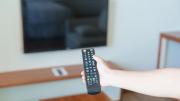 Qué significa que un televisor o Smart TV cruja tras apagarse y cuándo es una señal de alarma