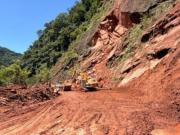 ABC intensifica limpieza de la carretera Tarija-Villa Montes