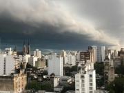 Fuerte temporal en el AMBA: más de 37.000 usuarios sin luz y destrozos por el viento