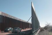 [Fotos] EE.UU. construye muro negro en la frontera con México para dificultar escalada de migrantes