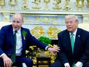 El incómodo encuentro de Donald Trump con el primer ministro de Irlanda en pleno Salón Oval