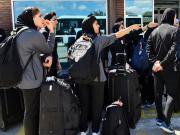 La selección femenina de fútbol de Irán regresó a su país con las jugadoras que renunciaron al pedido de asilo por presión del régimen
