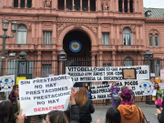 Discapacidad: la policía se enfrentó a familiares que reclamaban