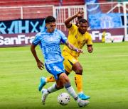 Victoria e invicto celeste de local