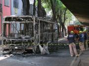 Violencia narco en Río de Janeiro: ocho muertos y colectivos incendiados por otro operativo policial en las favelas