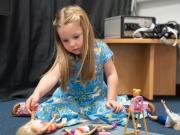 Jugar con muñecas Barbie ayuda al desarrollo de habilidades sociales en niños y niñas, según un estudio