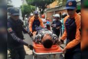 Auxilian a un joven tras caer de un autobús en la avenida Bermúdez de Maracay