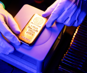 El oro y la plata se desploman mientras se frena esperanzas de bajada de tipos de interés