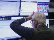 Mercados alterados: caen fuerte los bonos argentinos y el riesgo país salta a su valor más alto en tres meses