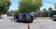 Volcó una camioneta en Capital, tras un choque con un auto