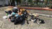 Guayaquil: Ciudadela Villamil, ‘sepultada’ en basura por el toque de queda