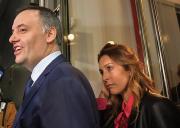 Casas a nombre de su esposa, viajes y números que no cierran: crecen las dudas sobre el patrimonio de Adorni