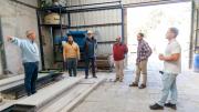 Othar recorrió una fábrica de viviendas modulares