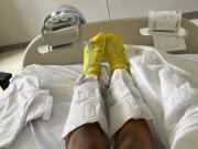 Fue a la guardia por dolores en las piernas y descubrió que se debían a una severa causa: El médico se sorprendió de que siguiera consciente