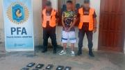 Un joven fue detenido cuando transportaba más de 10 kilos de cocaína en un micro