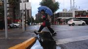 ¿Te sorprendió la lluvia en Santiago? Anticipan más precipitaciones esta semana y un otoño “como los de antes”