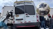 Reportan cinco fallecidos tras choque frontal entre miniván y tráiler en vía Arequipa