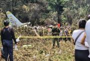 Avión militar accidentado en Colombia llevaba 125 personas