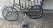 Robó una bicicleta y un par de zapatillas, pero lo frenaron en seco
