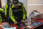 Decomisan 33 celulares y más objetos de dudosa procedencia en el sur de Quito