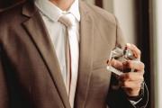Perfumes de hombre para otoño: tres fragancias clave para esta temporada