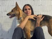 Lucía Solla Sobral, autora de ‘Comerás flores’: Podés sufrir violencia siendo feminista y teniendo amigas