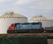 Chile sube los precios del combustible, avivando las compras de pánico y la inflación