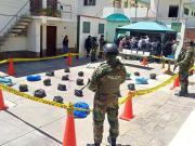 Felcn incauta 1,6 toneladas de ácido sulfúrico y drogas en Cochabamba