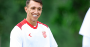 Fernando Muslera siguió la goleada de Estudiantes desde Inglaterra y mostró su fanatismo en redes