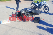 Dos jóvenes, uno de ellos guardiacárcel, hospitalizados tras fuerte choque de motos