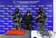 Detienen a mujer con dinamita en exteriores de centro comercial de Guayaquil