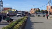 Choferes de La Paz y El Alto cumplen su paro de 24 horas con varios puntos de bloqueo por la “gasolina basura”