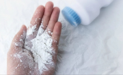 Peligro sobre el uso del talco cosmético: la nueva revelación por su relación con el cáncer que encendió las alertas