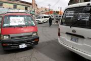 Paro y bloqueos por gasolina contaminada agravan la crisis del transporte en La Paz