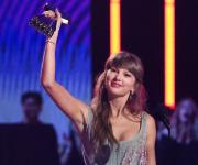 Taylor Swift arrasa en los iHeartRadio Music Awards y se lleva el premio a artista del año