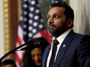 Hackearon el mail del director del FBI: un grupo vinculado a Irán filtró fotos, correos y amenaza con publicar más datos