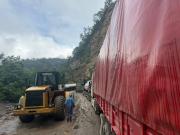 Instruyen despliegue de maquinaria pesada en la vía La AngosturaSamaipata por deslizamientos