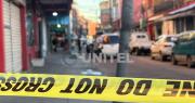 Hallan a un hombre sin vida en una calle del centro cruceño; tiene heridas de arma blanca