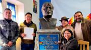 Senado entrega a Evo Pueblo el busto de Morales