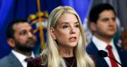 Trump destituye a la fiscal general, Pam Bondi
