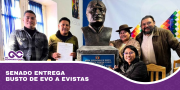 Senado entrega busto de Evo a evistas