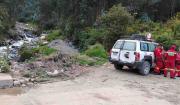 Intensifican la búsqueda de un bebé tras caída de minibús a un río en Quime