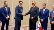 Bolivia y Panamá firman acuerdos para impulsar la política de cielos abiertos