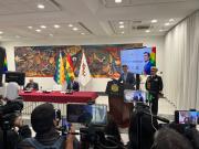 Paz libera uso de tarjetas y apunta a reactivar la economía