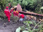 Conductor muere tras embarrancarse con su vehículo en la ruta Cochabamba–Santa Cruz