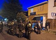 Intervienen bar clandestino en Miraflores y arrestan a 90 jóvenes por consumo fuera de horario