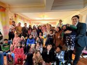 Primera Dama de Bolivia agasaja a niñas y niños con cáncer en una emotiva jornada solidaria