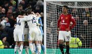 El United se aplaza con una derrota ante el Leeds