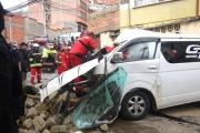Reaniman a una víctima tras accidente en La Paz: el saldo oficial es un fallecido y seis heridos